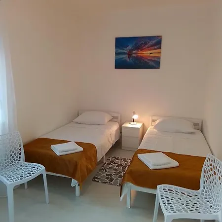 Taula アパート *